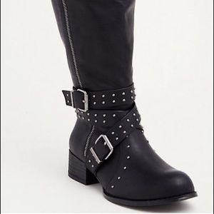 Black Multi studded wide calf boots 12w